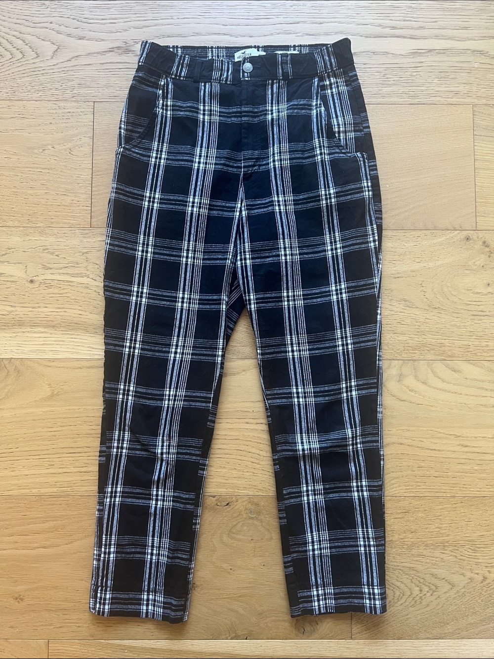Hollister Black & White Plaid Slim Capri Pants